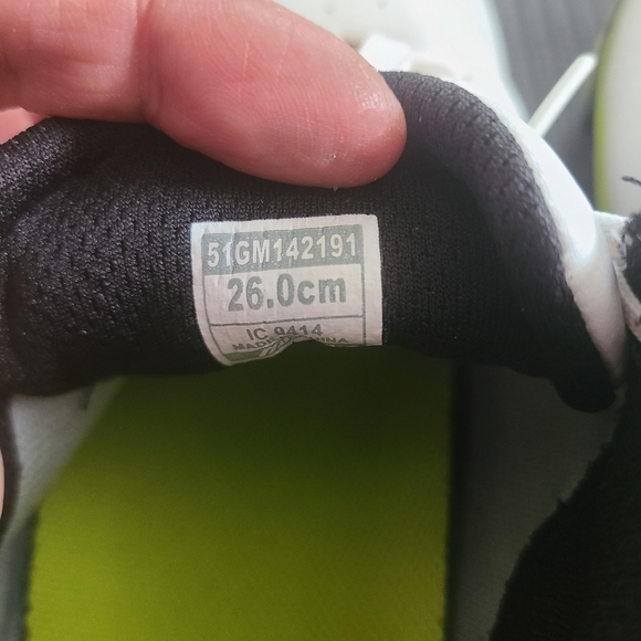 Mizuno Golf shoes(Men 9 US, Women 7.5 US) - Picture 5 of 7